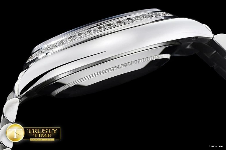 1022 RDD0206E – DayDate Attractive 673